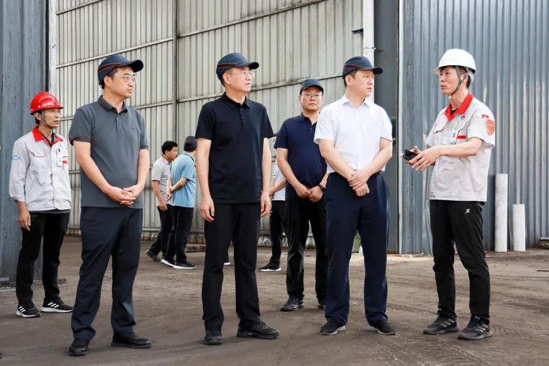 市委常委、副市長(zhǎng)、翼城縣委書記王淵到華翔（翼城）新材料科技園現(xiàn)場(chǎng)辦公